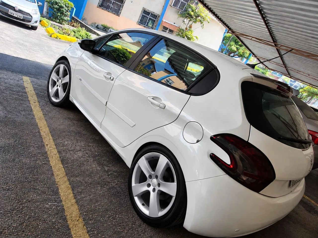 Peugeot 208 ACTIVE 1.5 8V FLEX 2015