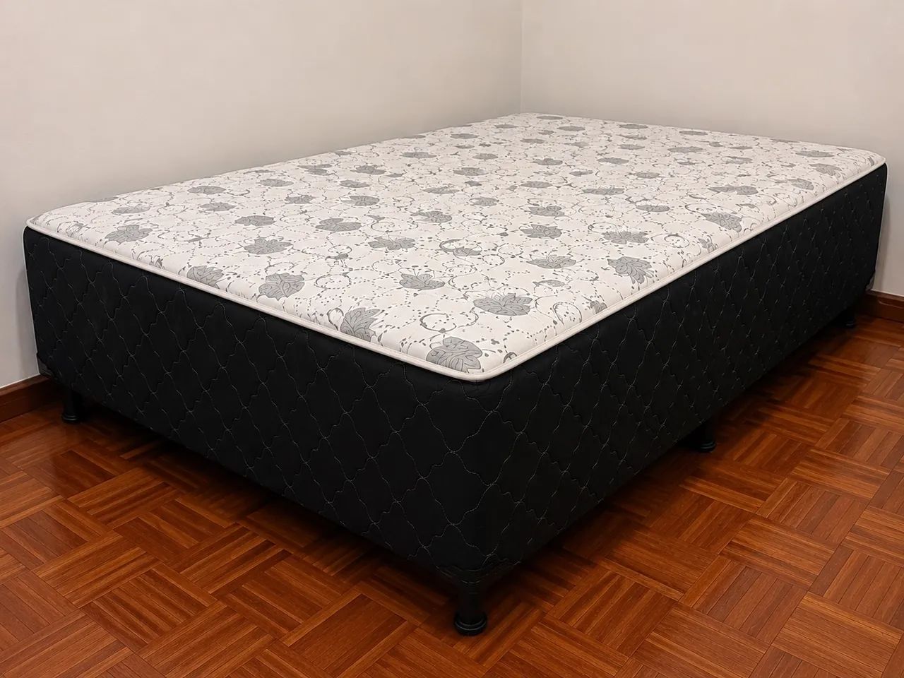 Base cama Box - Pouco uso - Foto 4