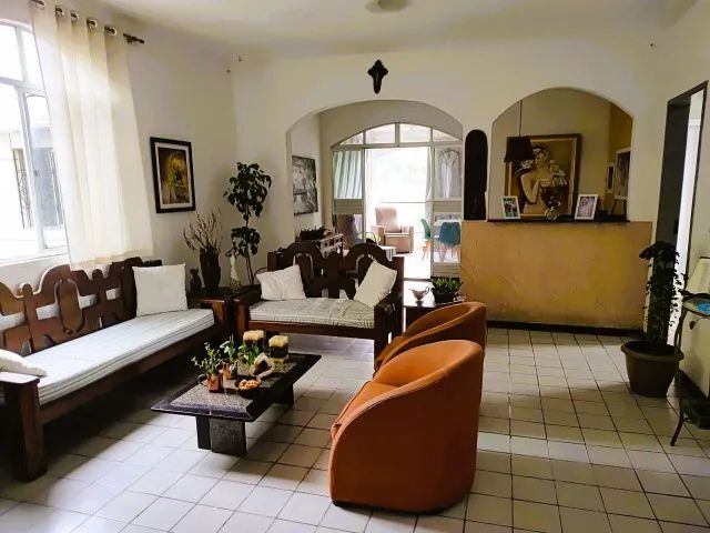 CASA 4/4 - AMPLA - VENTILADA -IAPI - VENDO