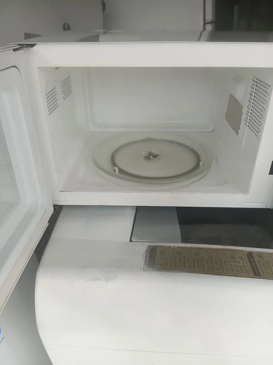 Micro-ondas Britânia 110V funcionando perfeitamente  - Foto 2
