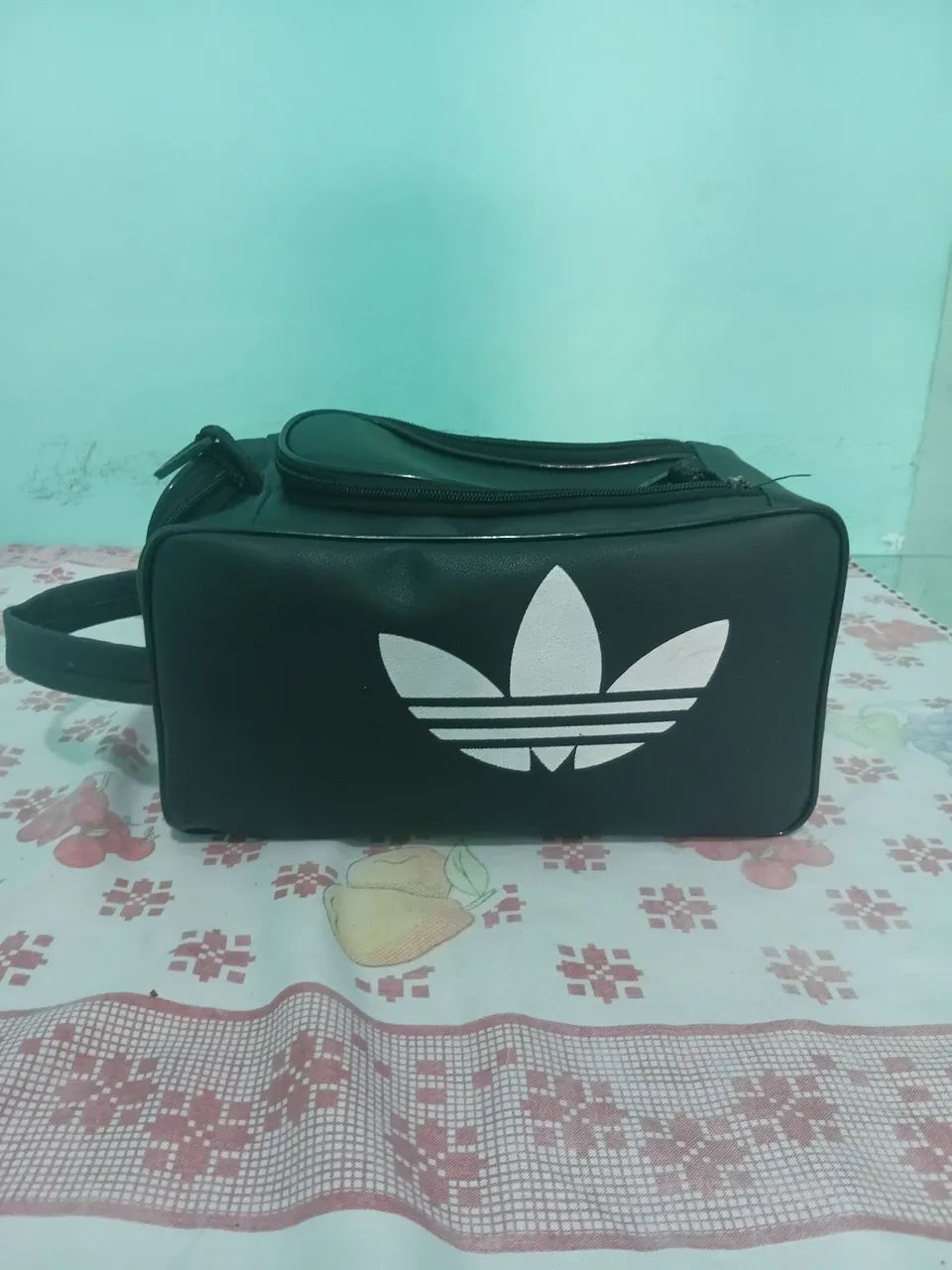 Bolsa necessaire adidas no precinho