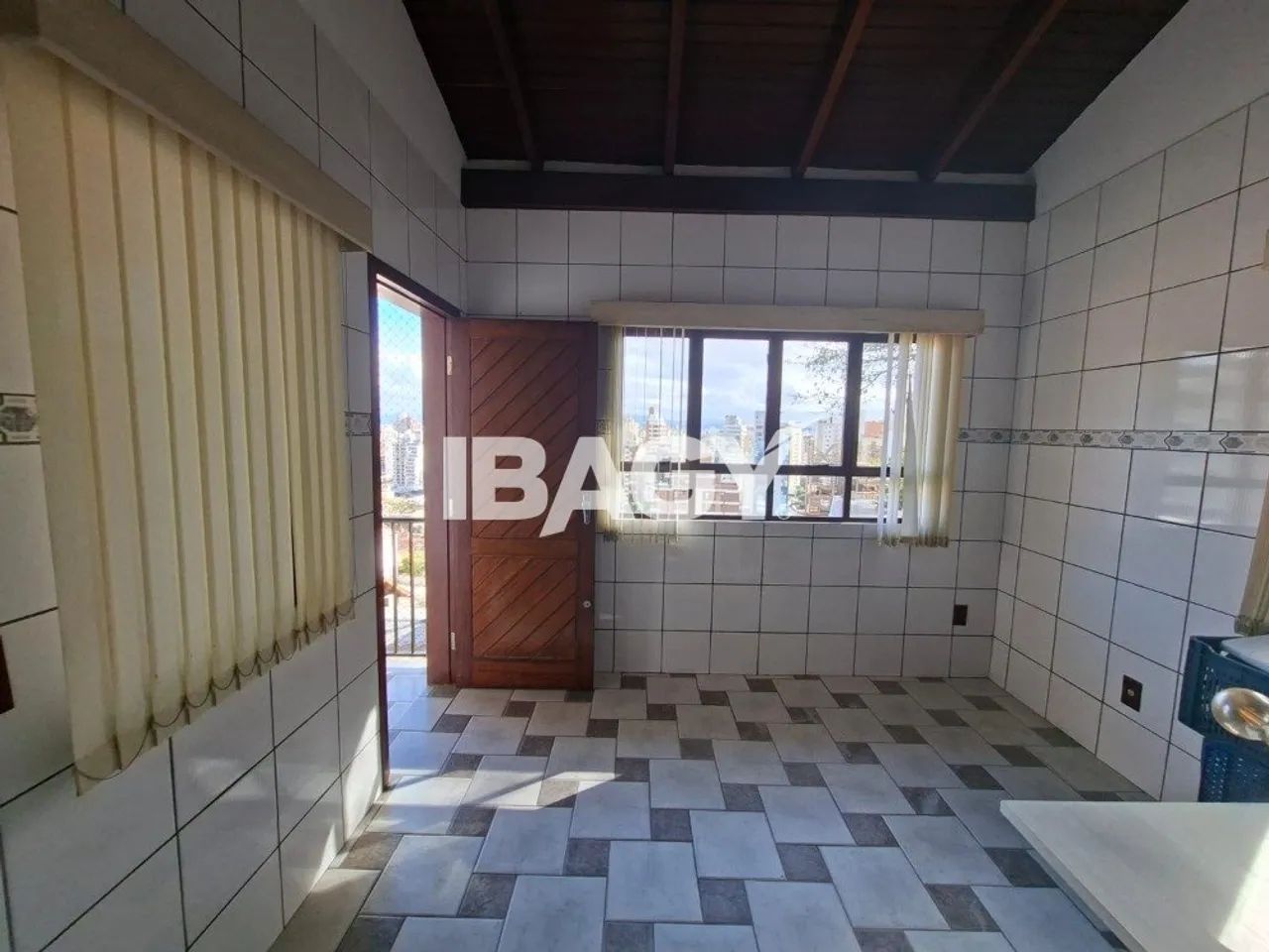 Excelente Casa 6 dormitório(s) em Centro - Florianópolis - Foto 3