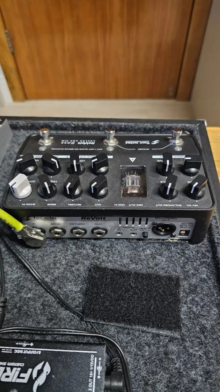 Two Notes REVOLT Bass - Analog Amp Sim - Foto 2