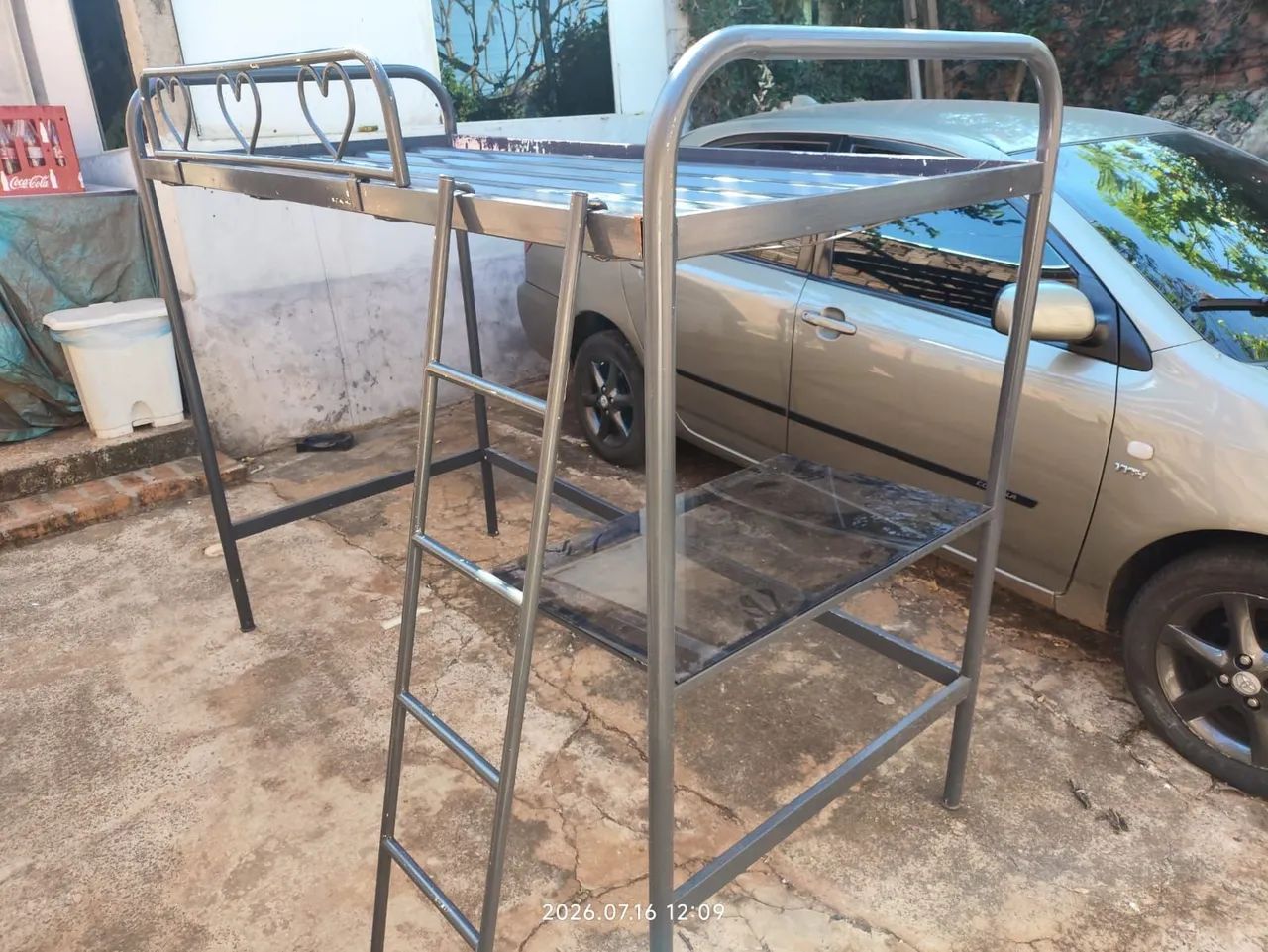 Cama solteiro alta com mesa - Foto 2