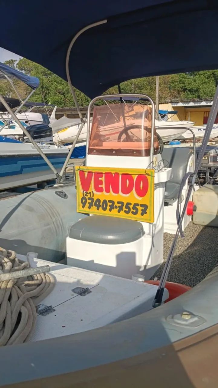 Bote com casco  - Foto 5