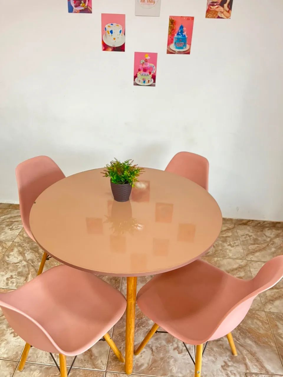 Mesa eiffel 90cm 4 cadeiras