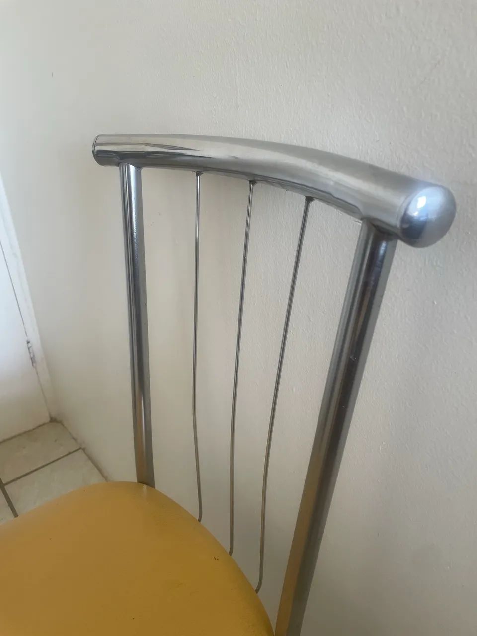 VENDO CADEIRAS AMARELAS  - Foto 2