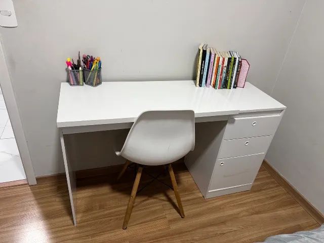 Escrivaninha com cadeira  - Foto 2
