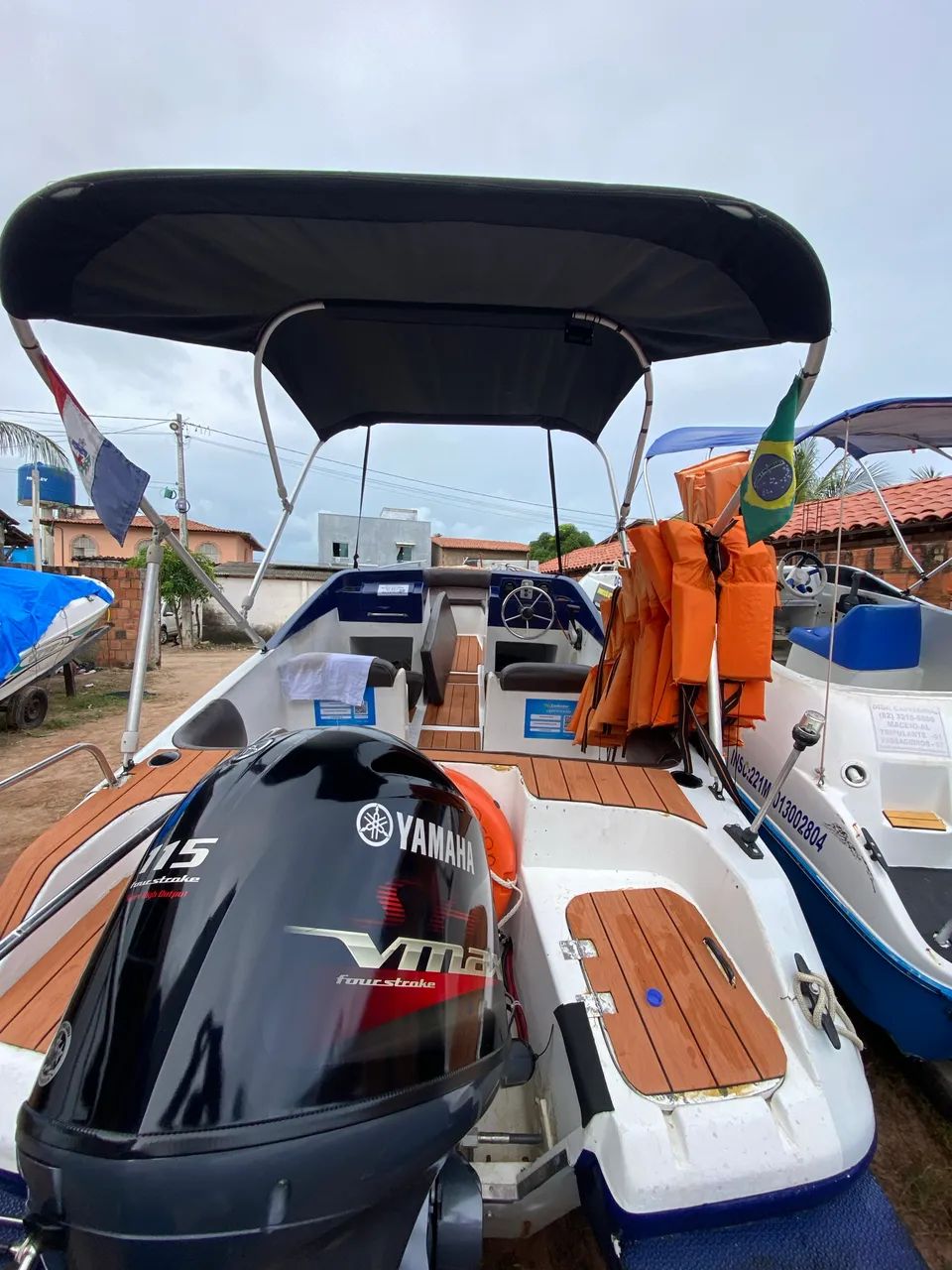 Lancha cobra com motor 115 Vmax