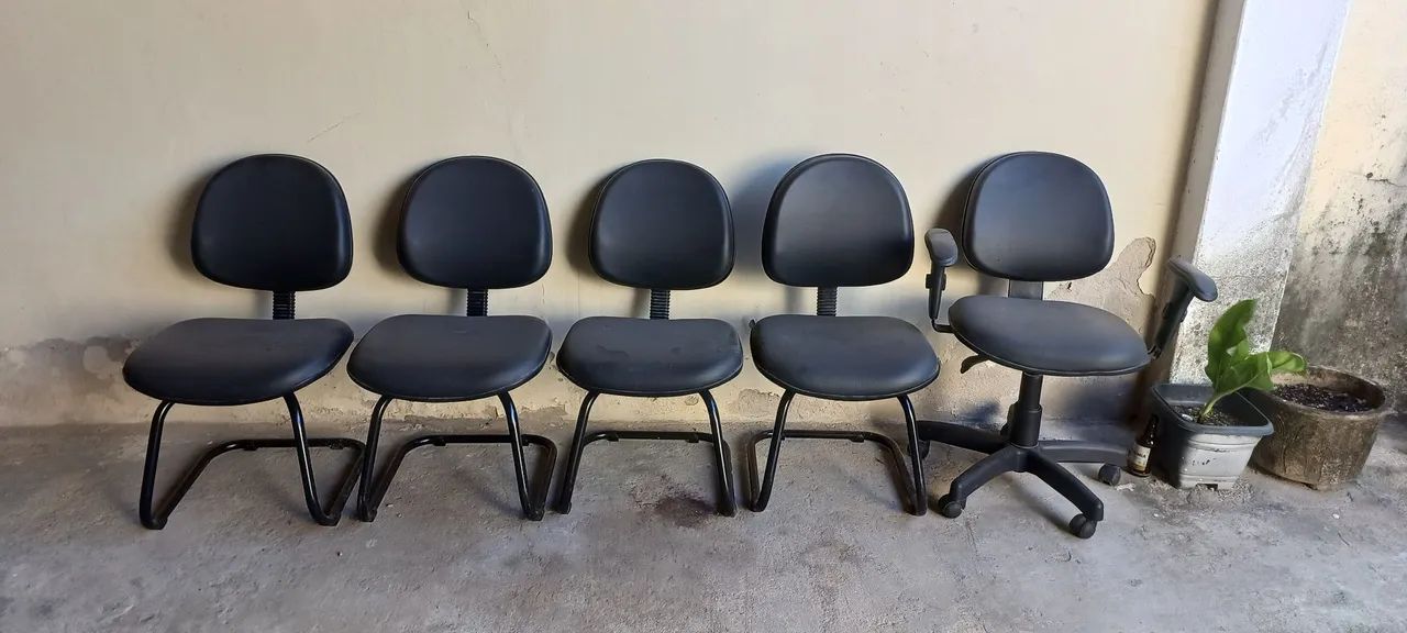 Vende conjunto de cadeiras para escritorio