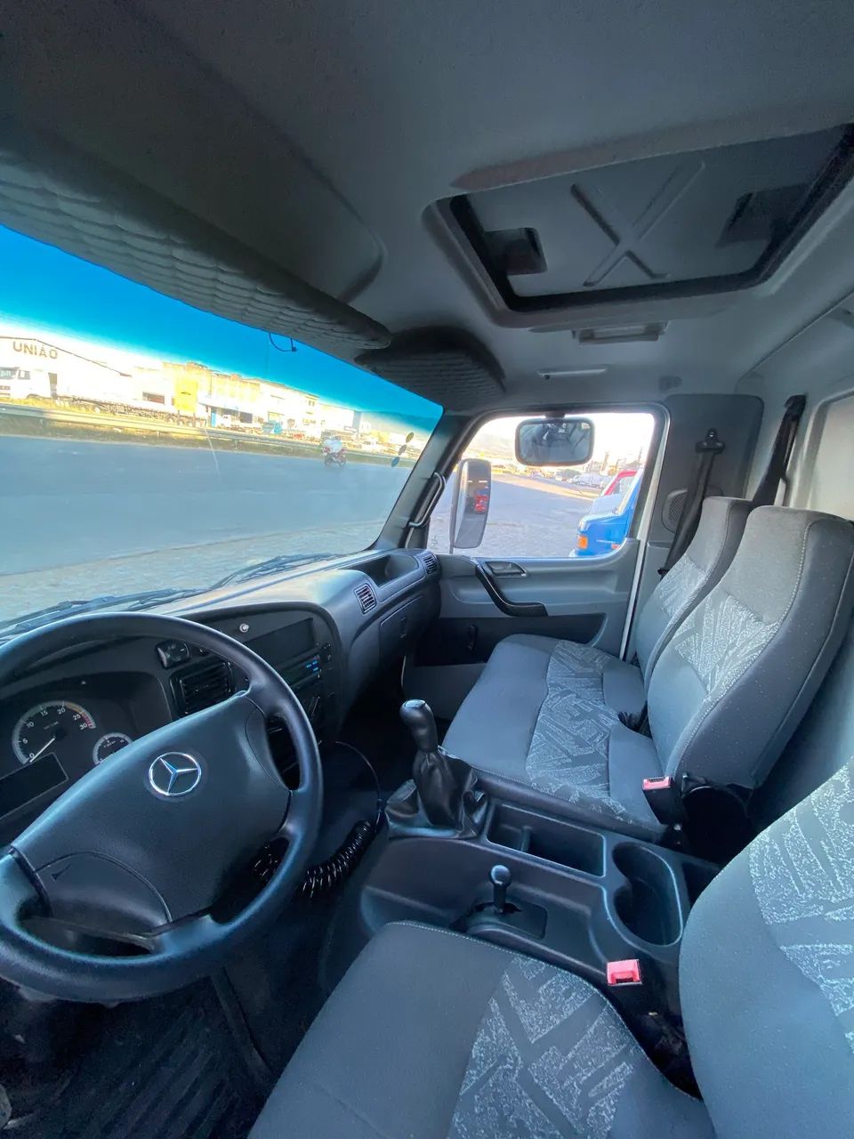 M/ Benz Accelo 1016 Ano 2014 - Foto 4