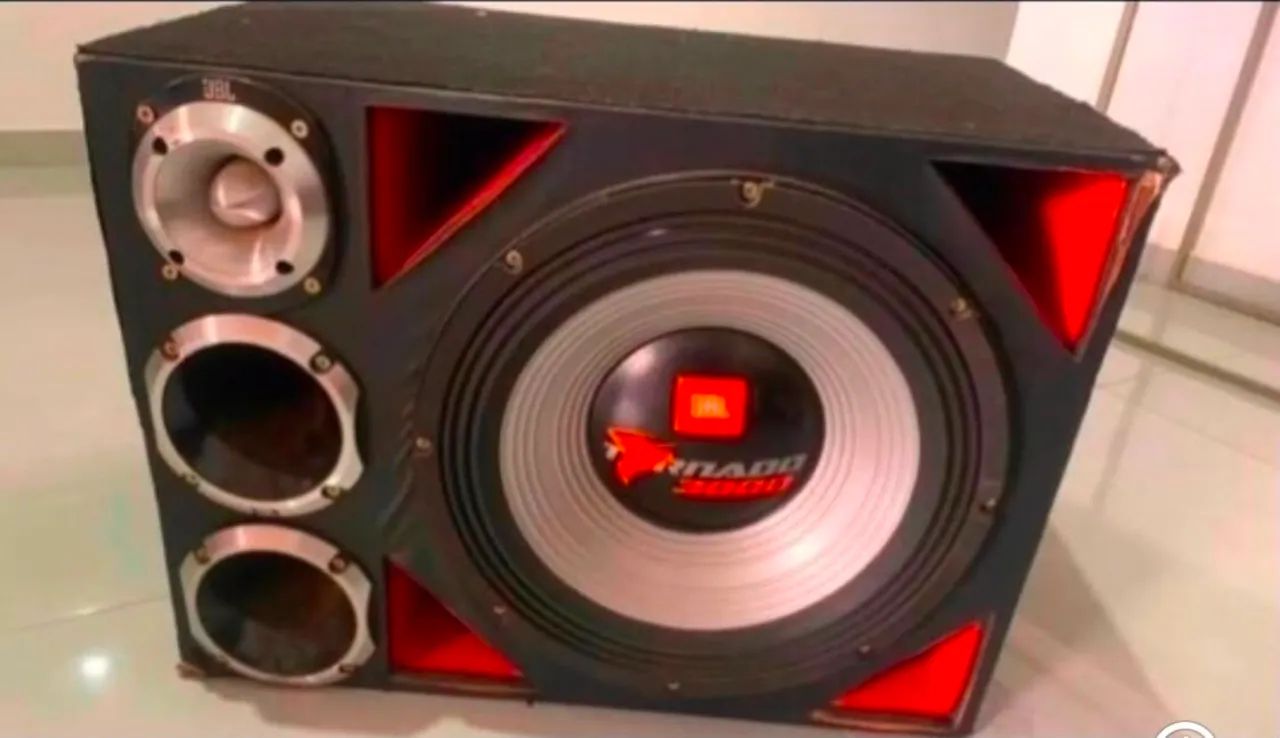 Caixa fulano trap jbl 