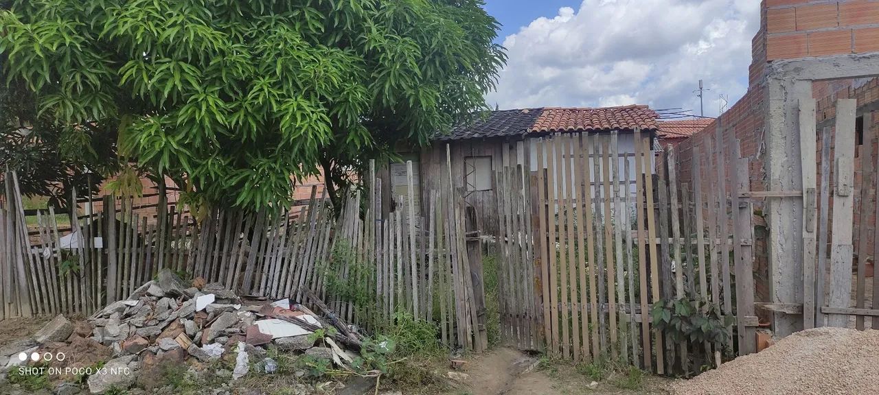 Terreno e casa de madeira  - Foto 5