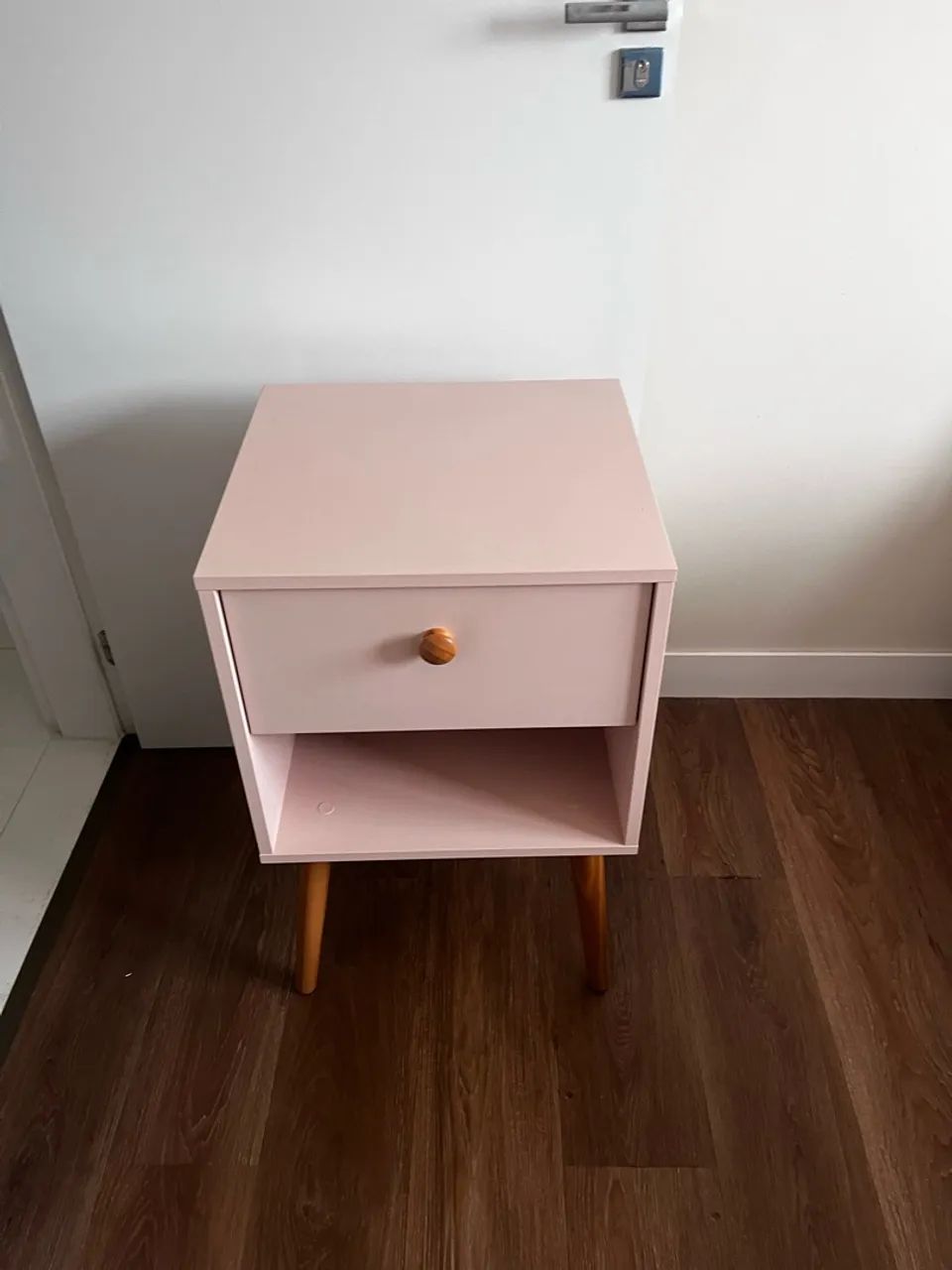 Mesa de cabeceira rosa - Foto 2