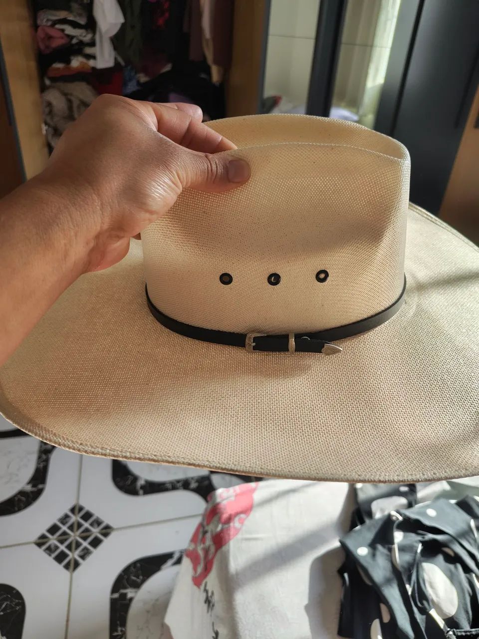 Vende se um chapéu  - Foto 2