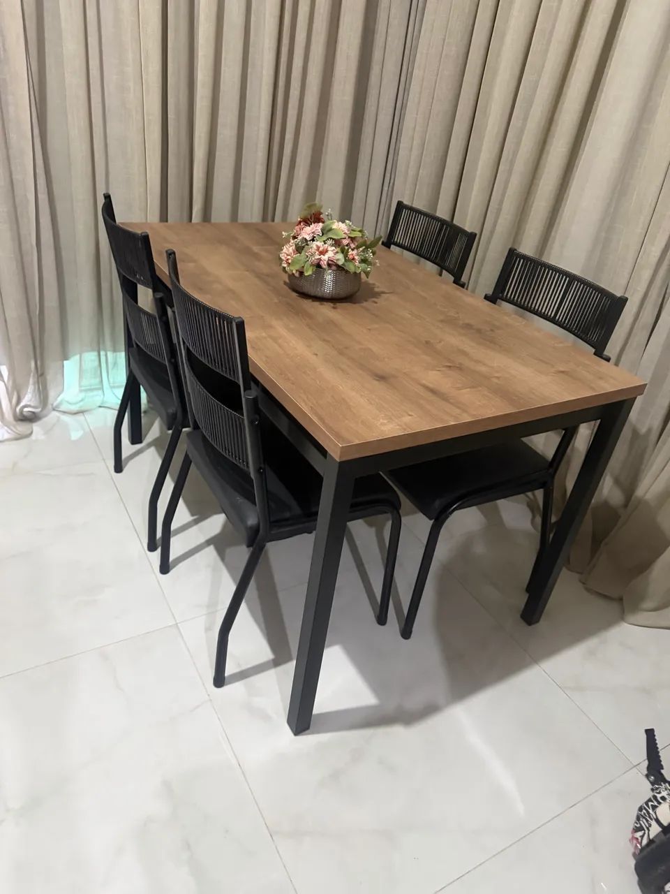 Conjunto de mesa de jantar seminovo  5 meses de uso - Foto 3