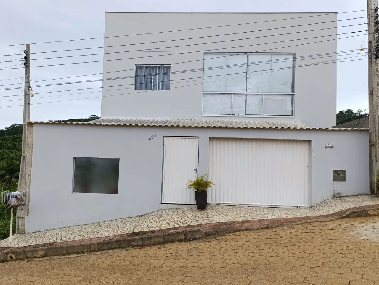 Vende-se este imóvel 