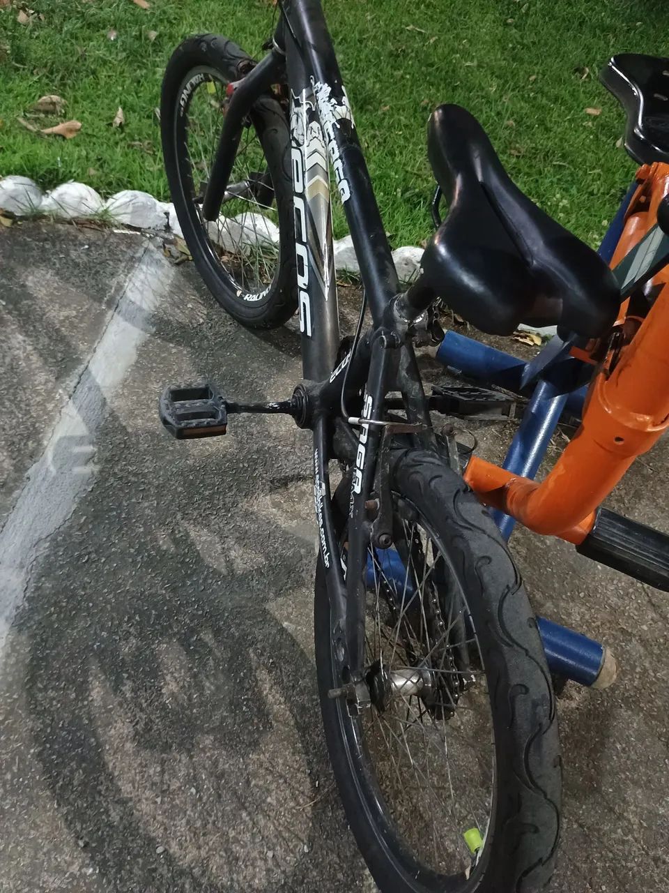Vendo uma bicicleta BMX aro 20  - Foto 3