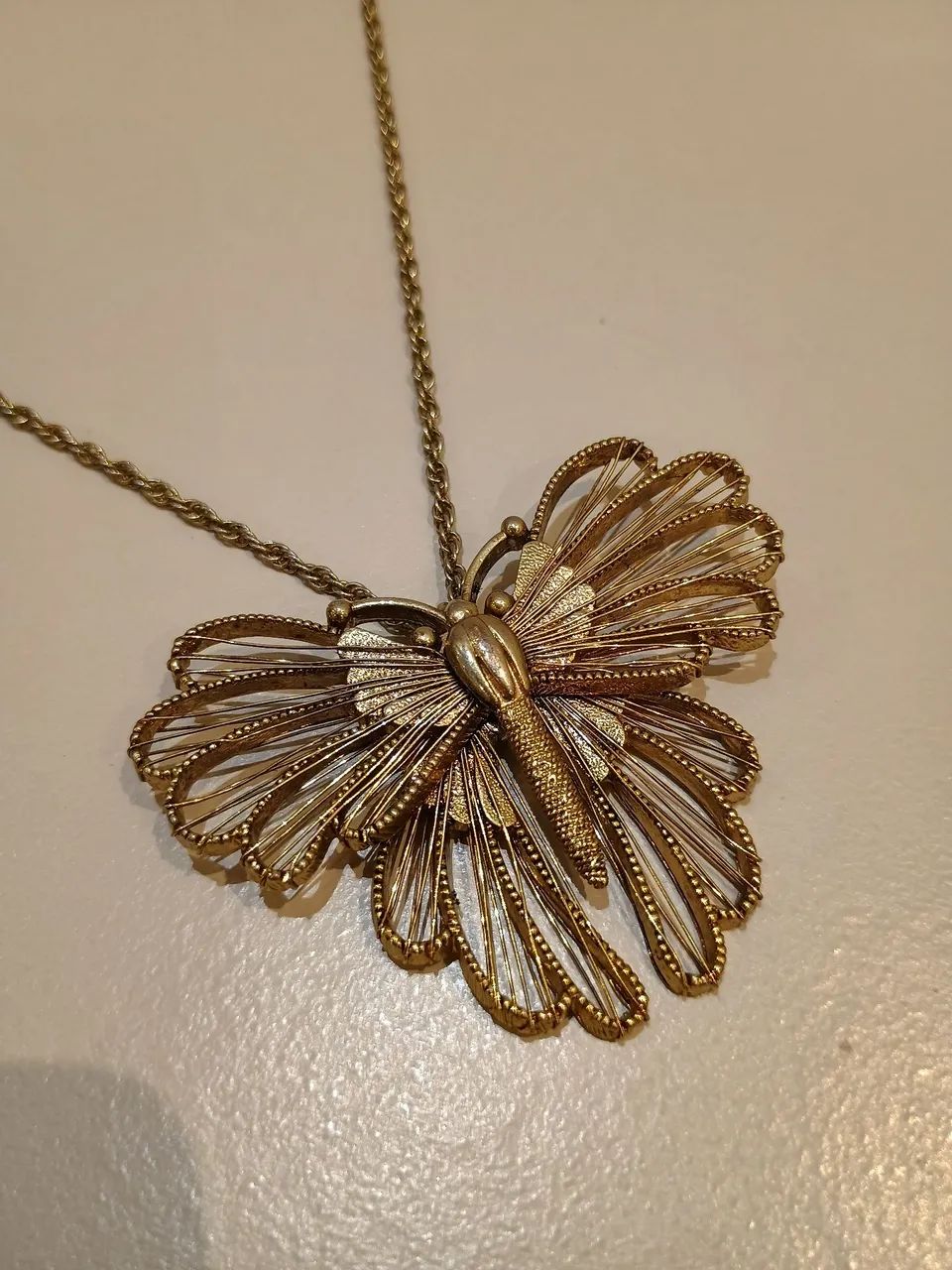 Colar Borboleta dourado Forever 21 - Foto 3