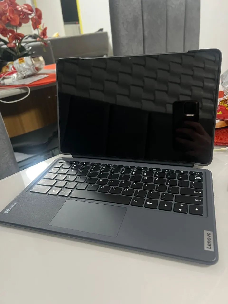 Tablet Lenovo, com teclado