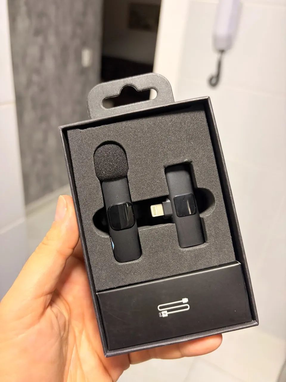 Microfone sem fio recarregável para iPhone  - Foto 4