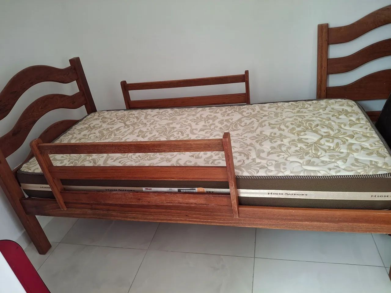 Vender Duas cama de madeira  - Foto 3