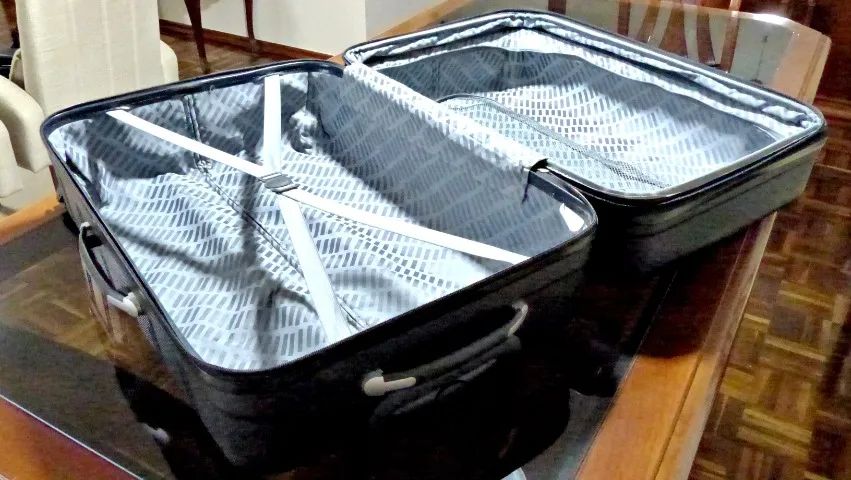 Mala de Viagem Grande 32kg Excelente Estado - Foto 2