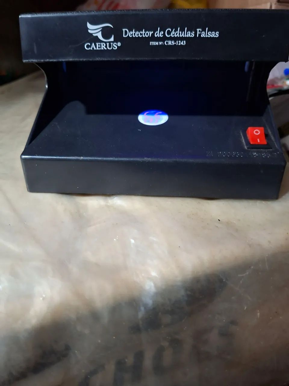 DETECTOR DE CÉDULAS FALSAS.
