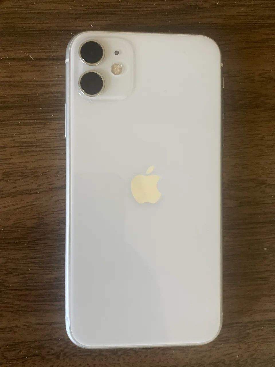iPhone 11 Branco ? 64 GB | R$ 900,00