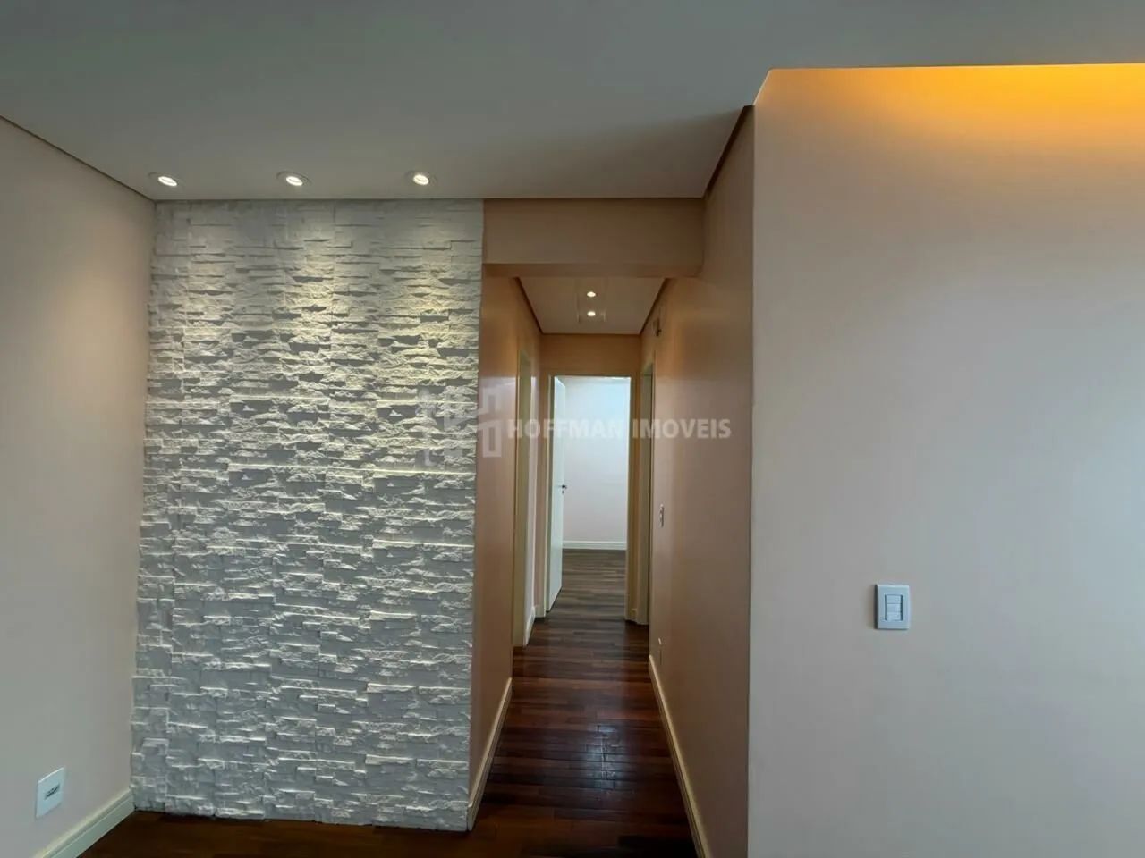 Apartamento com 2 dormitórios à Venda, 70 m² - Centro. - Foto 4