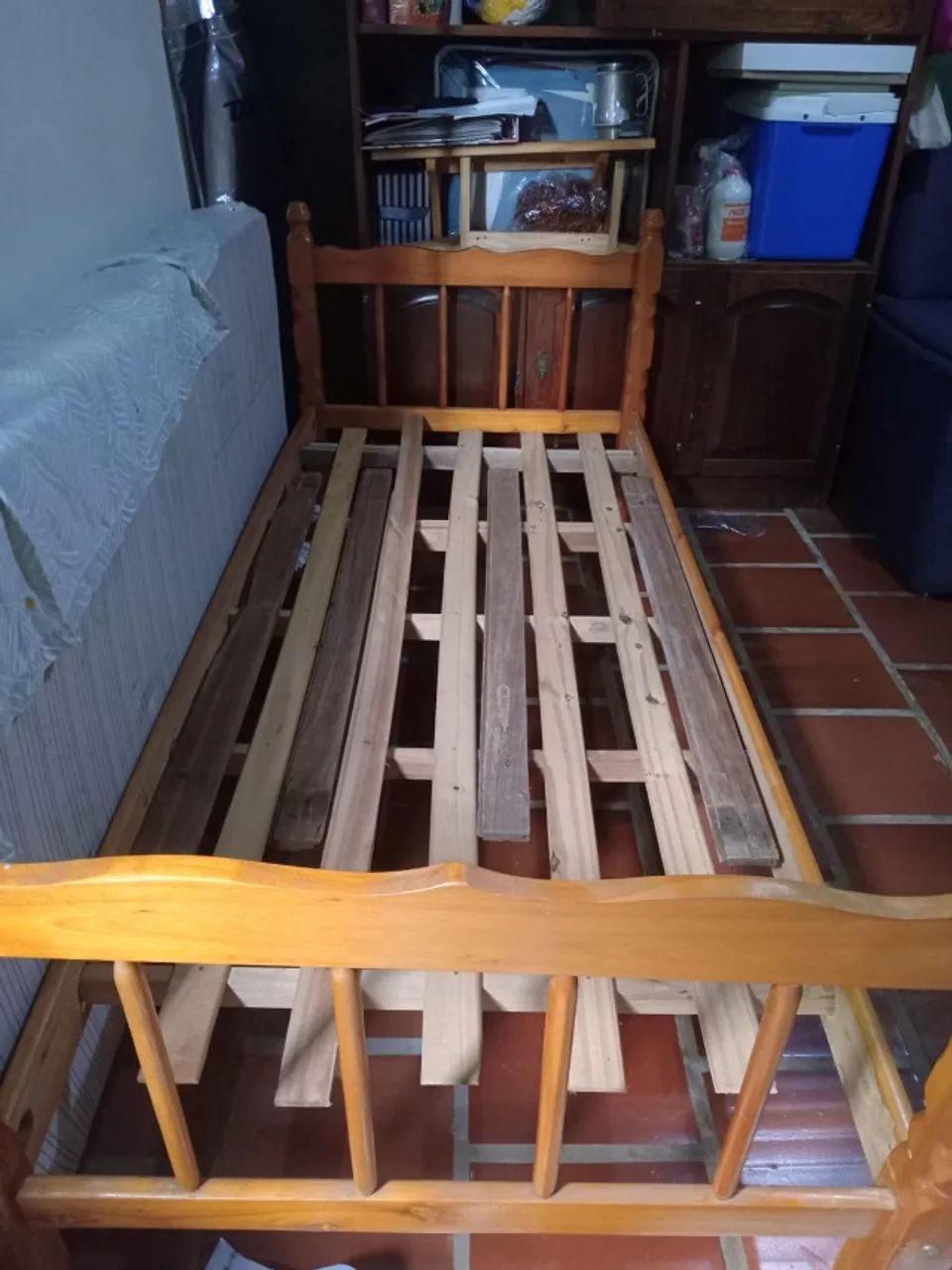 Cama solteiro com colchão (usados) - Foto 2