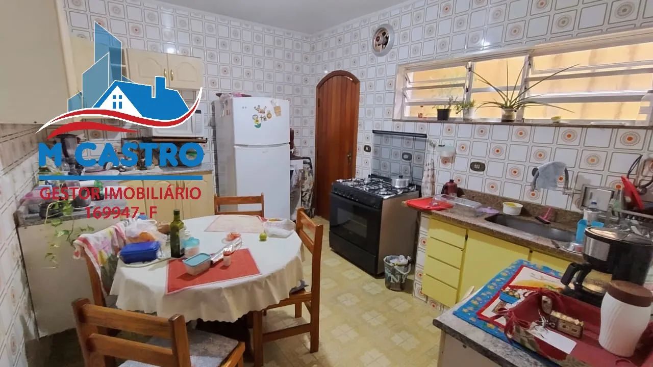 Sobrado com 4 Quartos (1 suíte) + 2 Vagas e 123m² - Foto 4