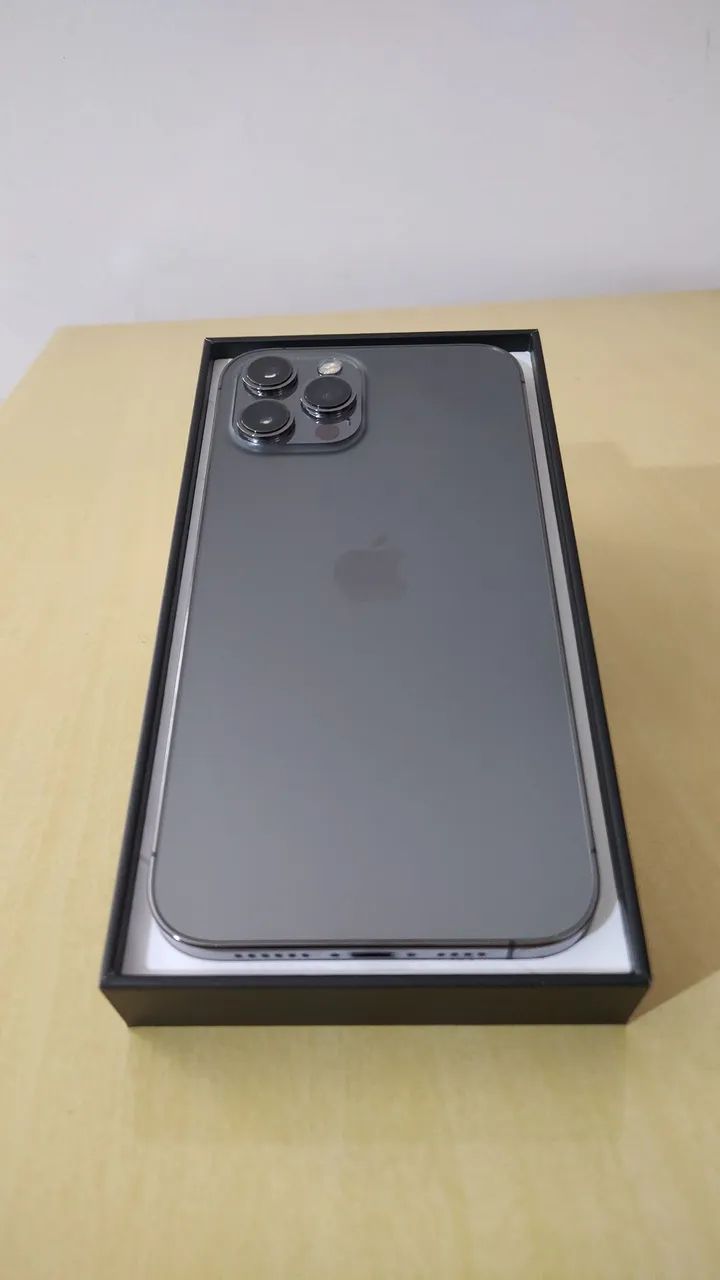 iPhone 12 PRO MAX 256GB com 75% bateria + Acessórios de brinde