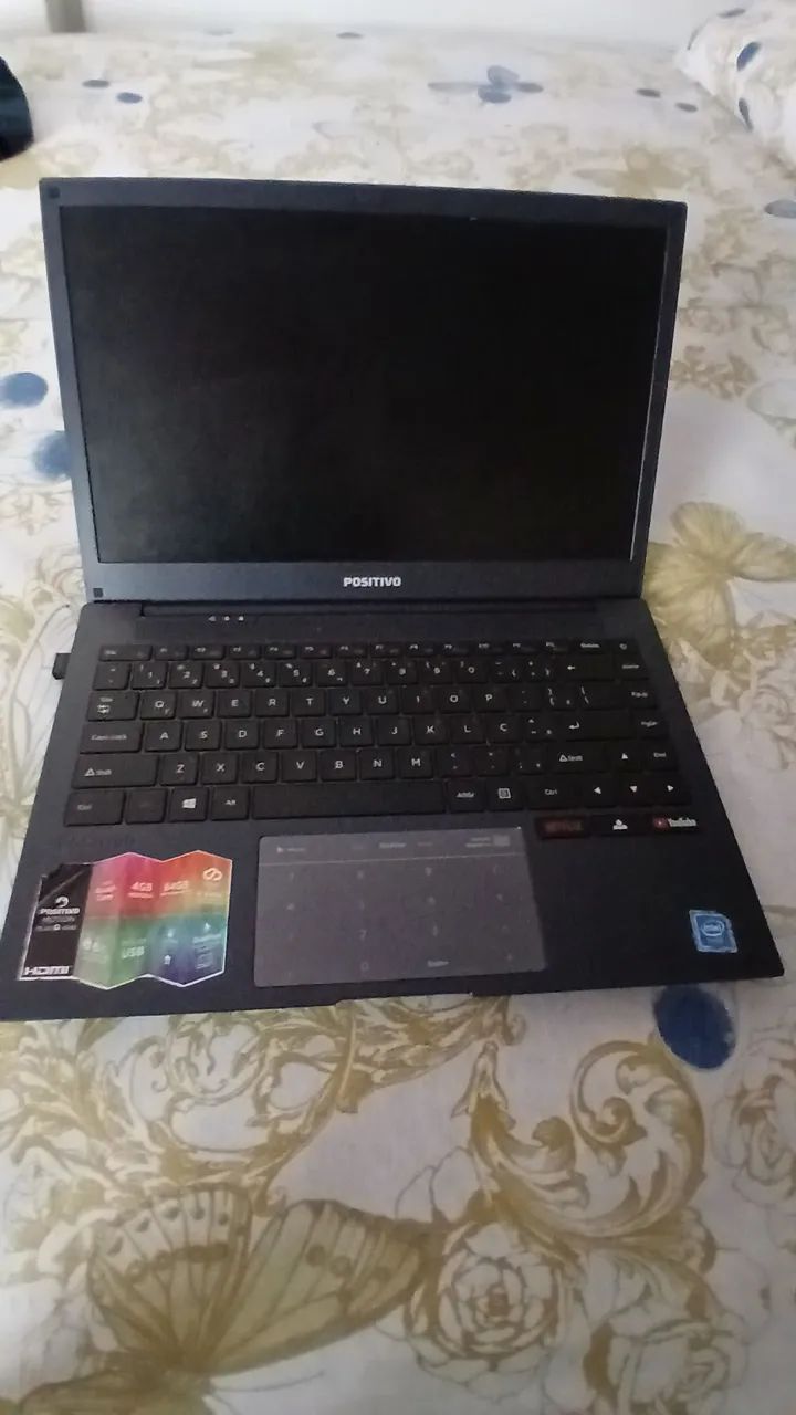 Notebook positivo motion plus q464b 