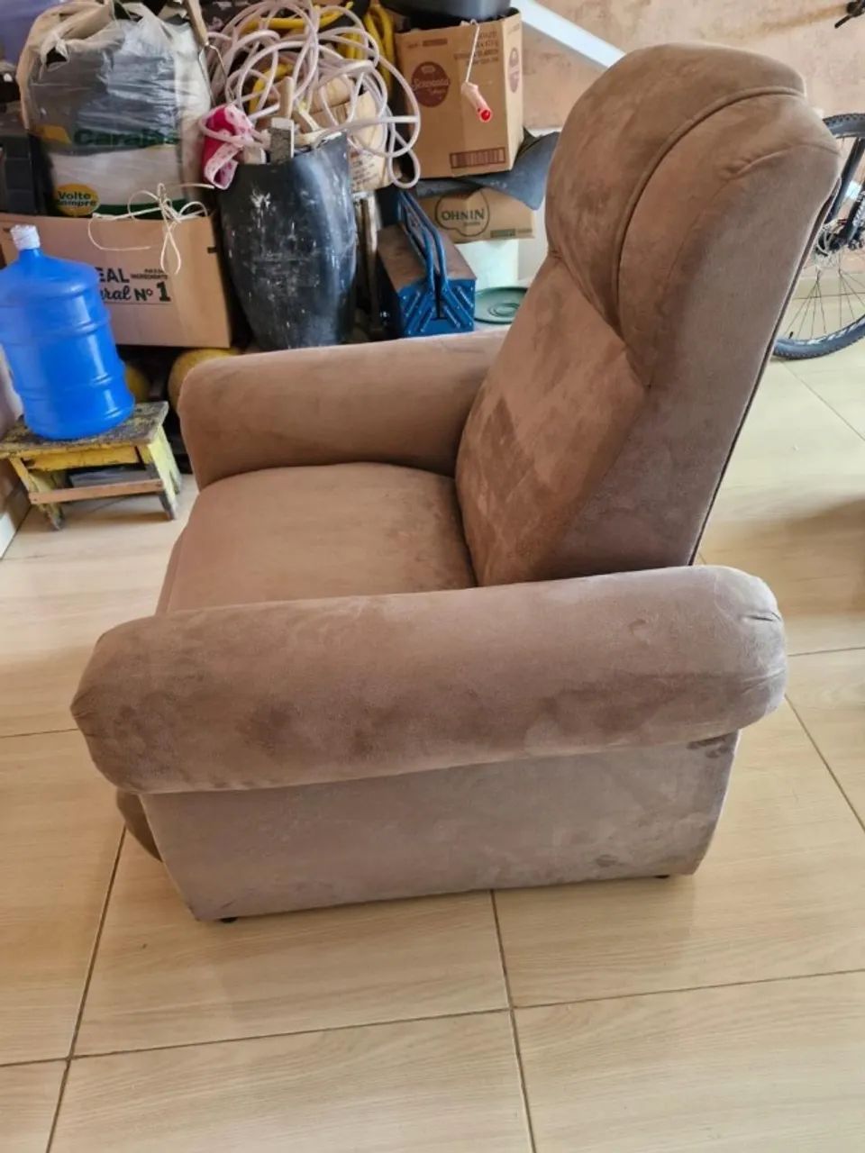 Poltrona Reclinável + 2 puffs em tecido suede - Foto 3