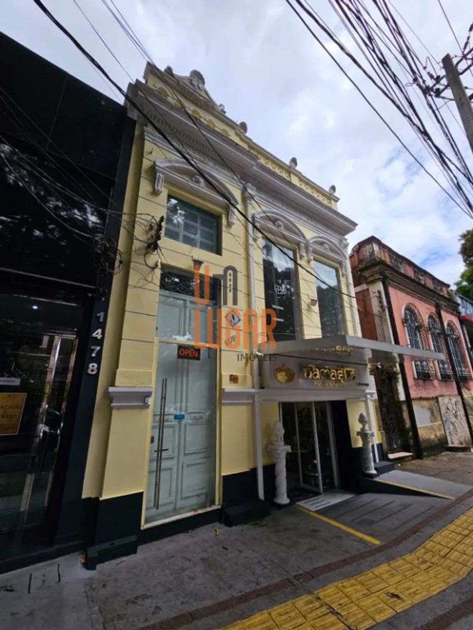 Um Lugar Imóveis Vende: Casa Comercial Ampla e Reformada, Pronta para uso na Tv. Padre Eut