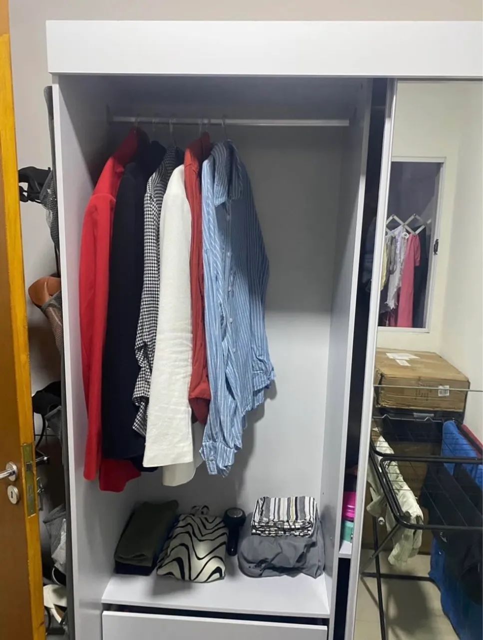 Guarda roupa de solteiro 