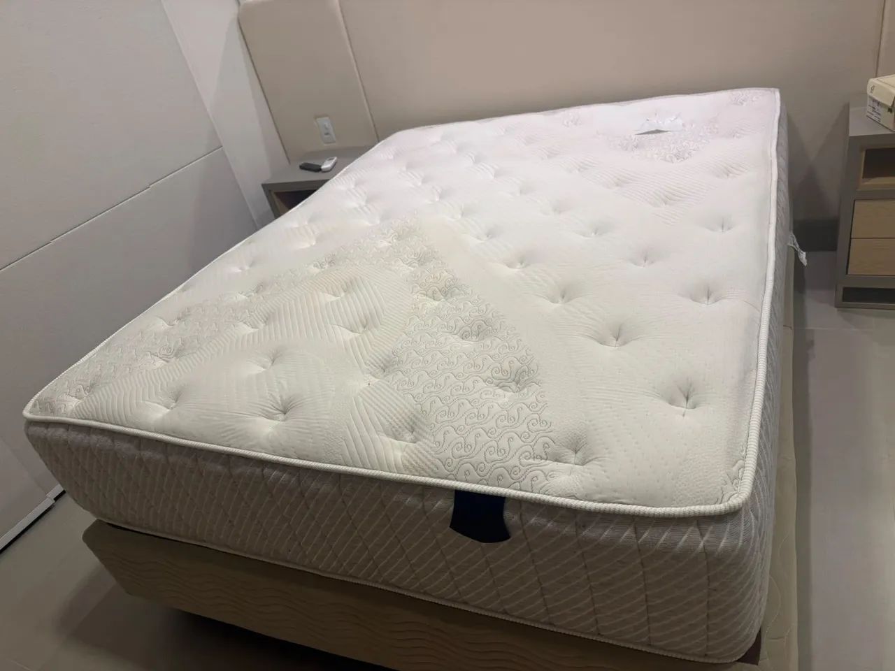 Cama box Queem