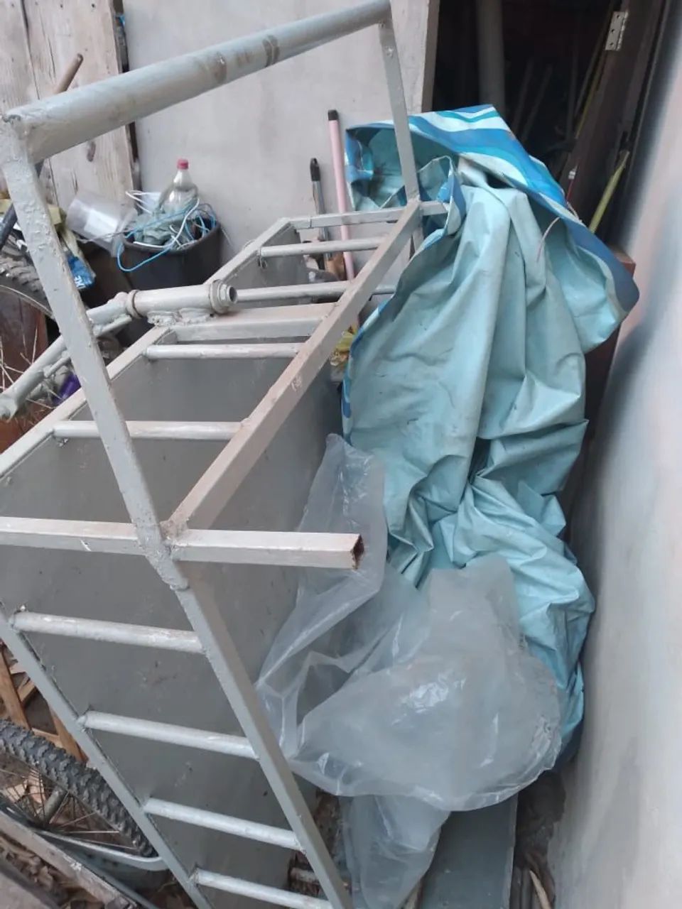 Vendo carrinho serve pra reciclagem frete etc - Foto 3