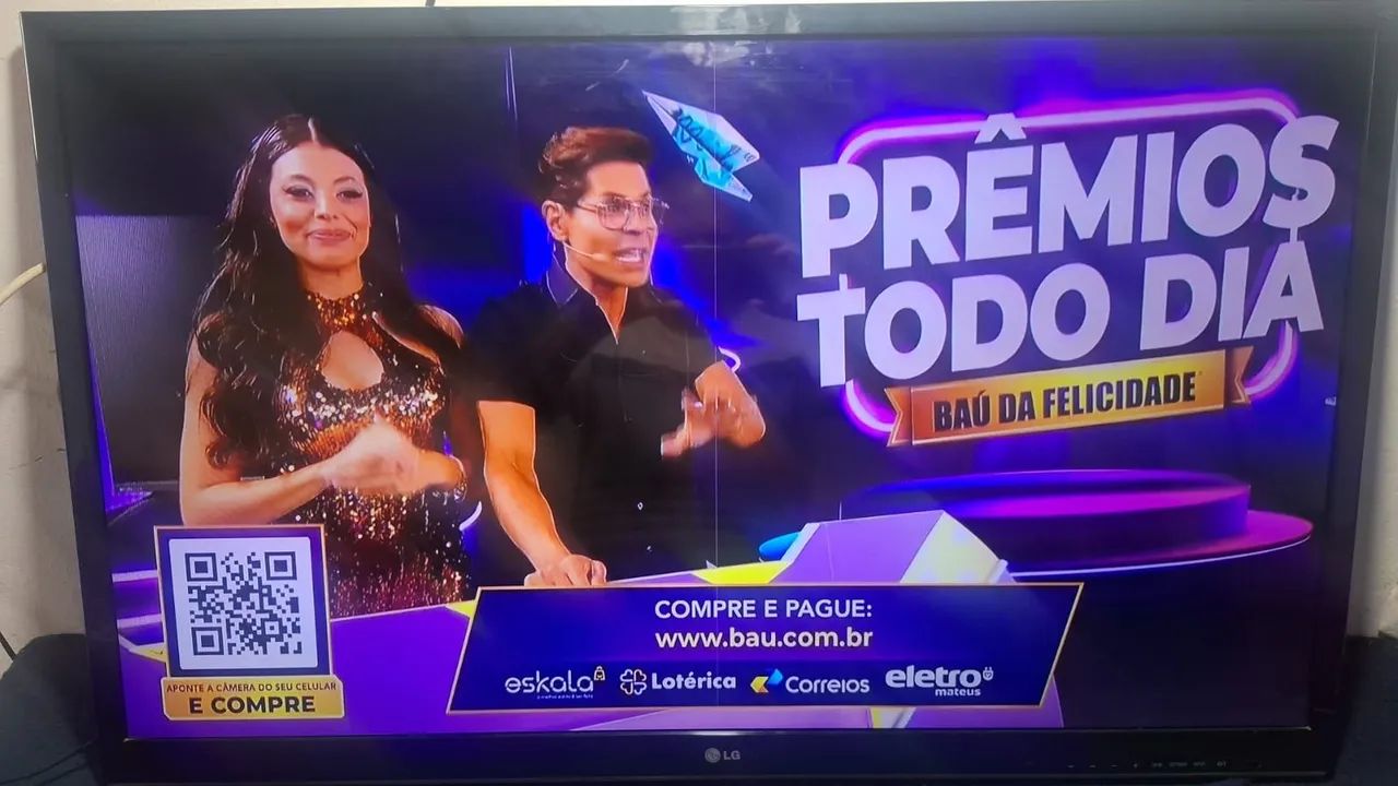 Tv 42: polegadas tela fina em ótimo estado 42 polegadas não e esmart  controle não tem pé 
