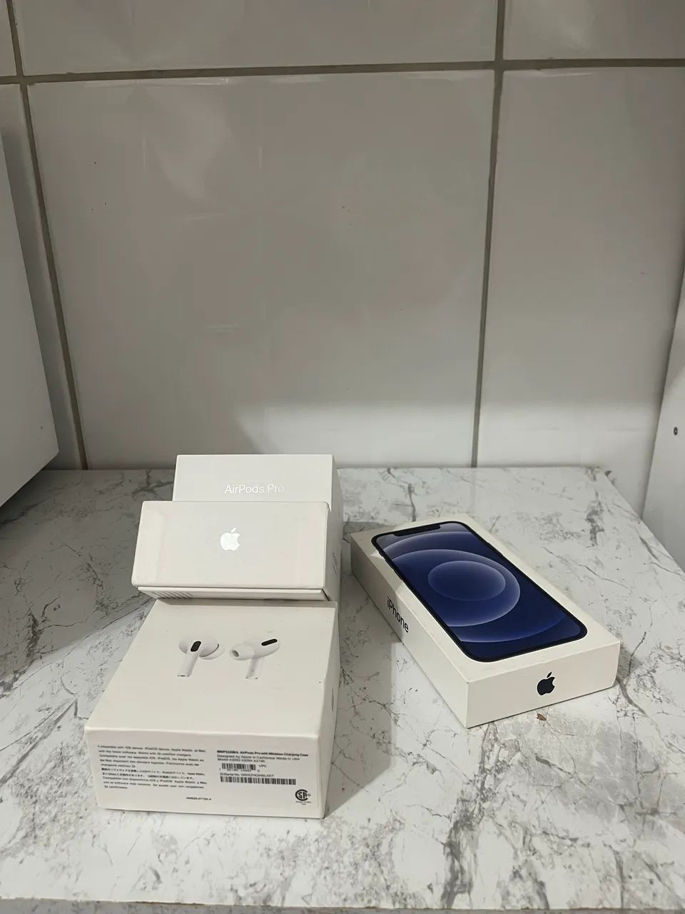 Caixa iPhone 12 e 3 AirPods Pro - Foto 4