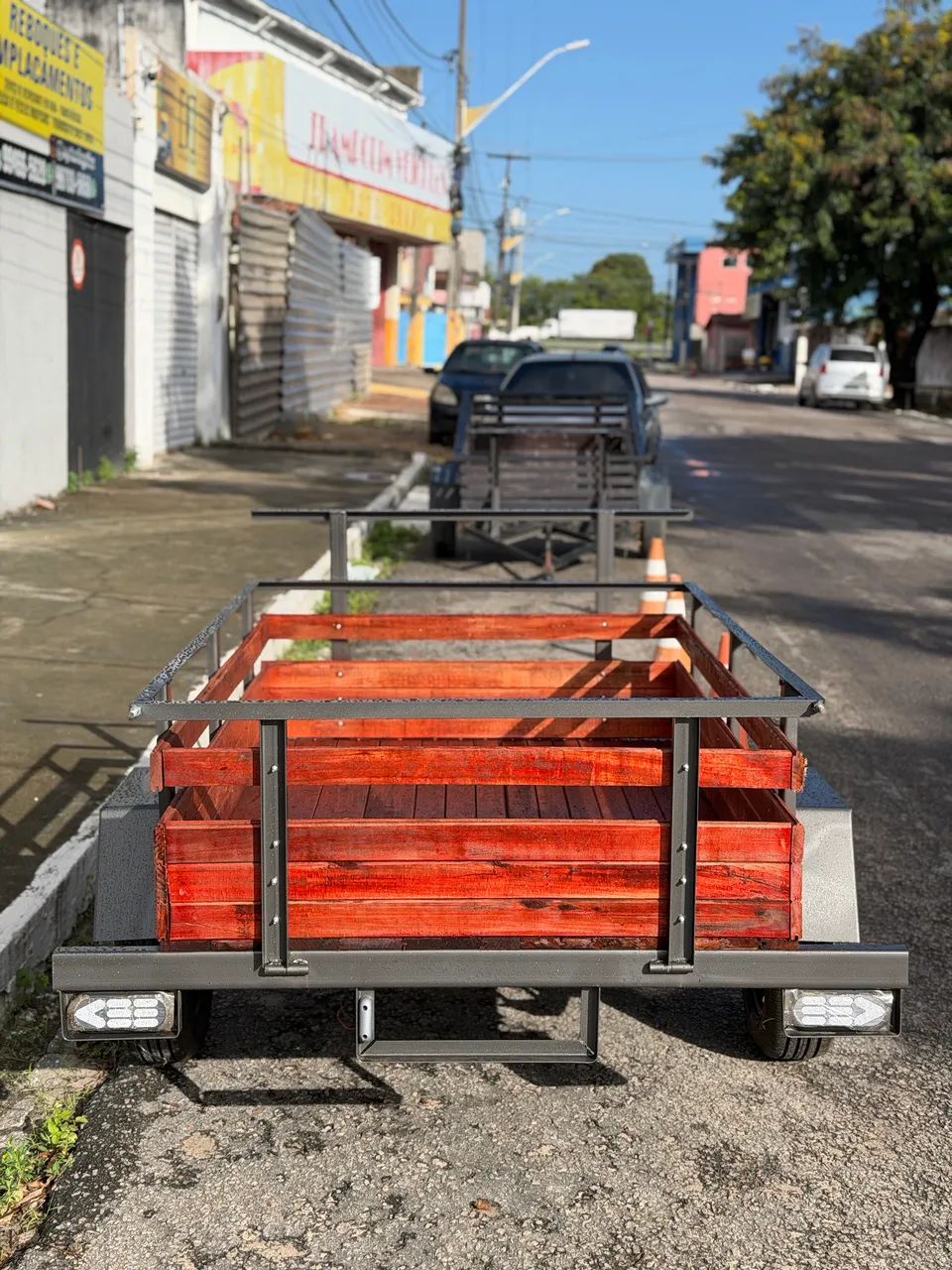 Reboque novo um eixo 