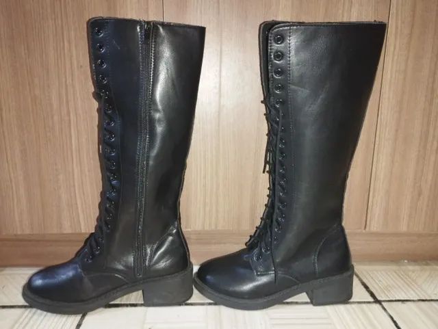 Bota de cano alto com cadarço - Foto 2