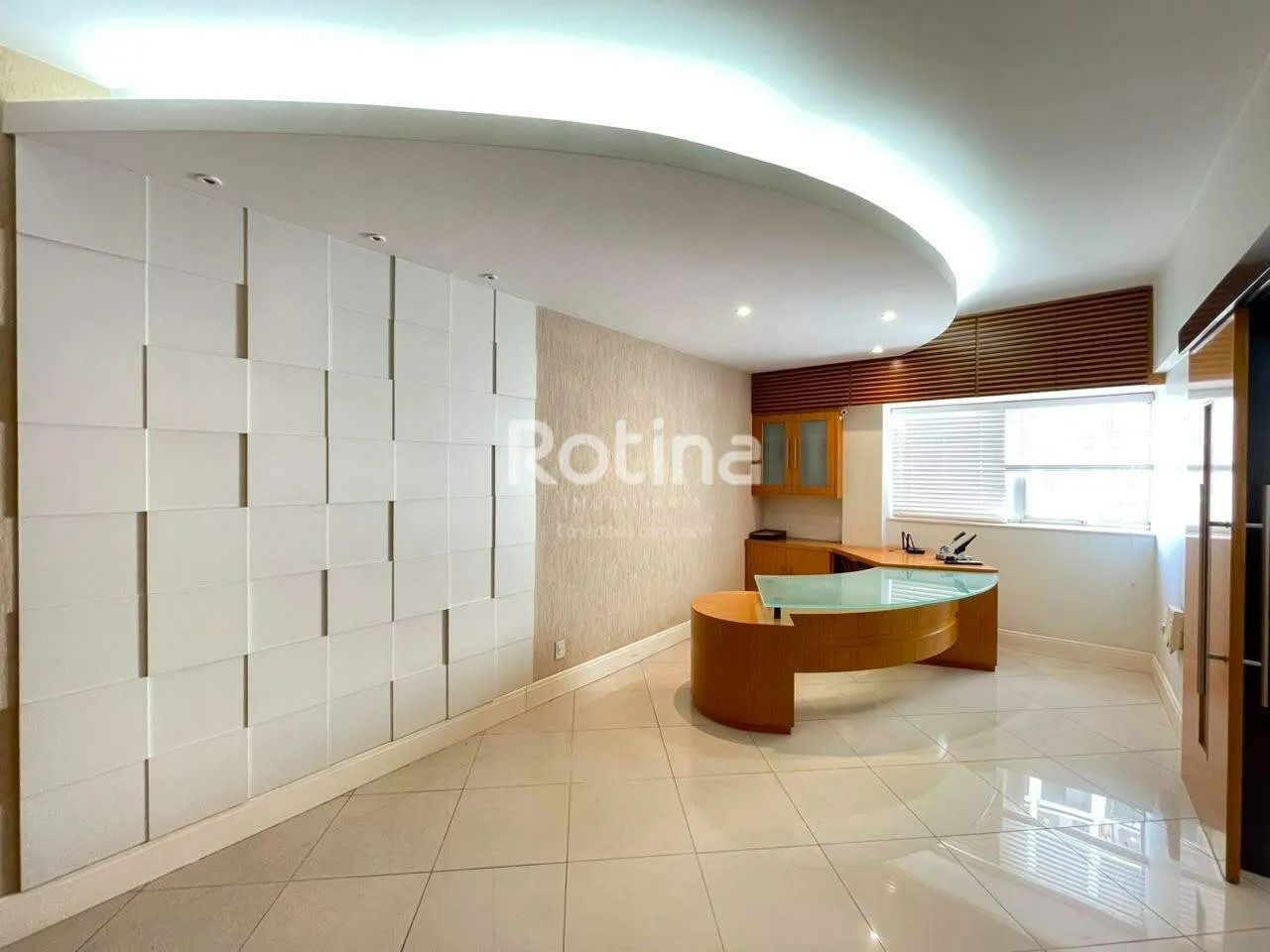 Sala comercial à venda no Centro de Uberlândia com 125 m²