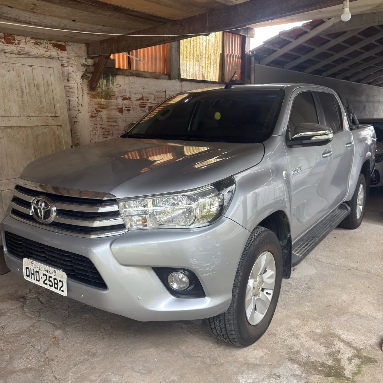 Toyota Hilux CD 4X4 2.8 DIESEL AUT. 2016