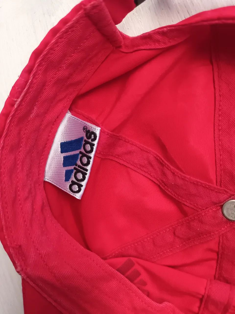 Boné Adidas vermelho original retrô - Foto 2