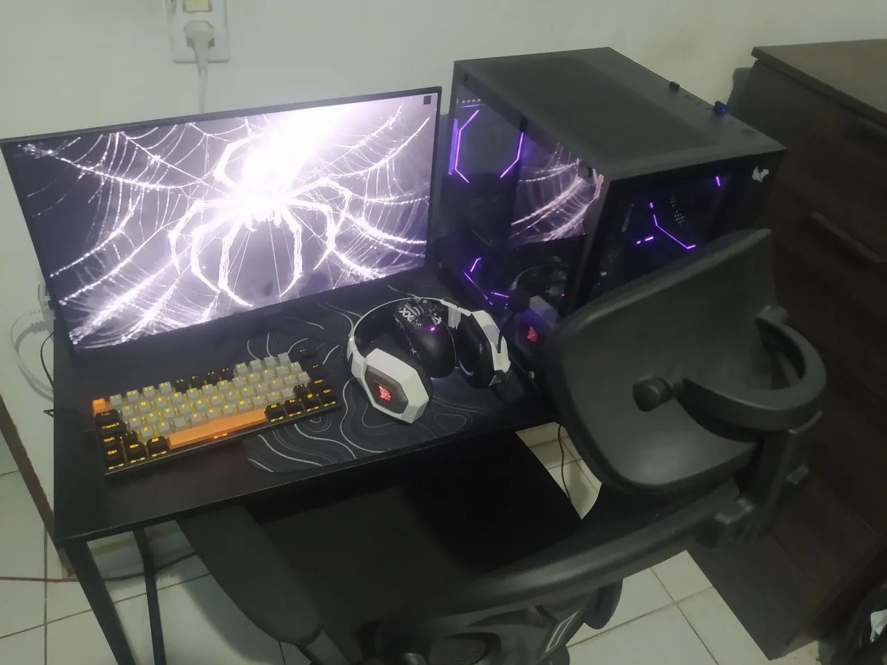 Pc gamer + cadeira + mesa