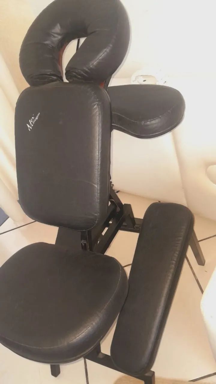 Vende-se cadeira de massagem com pouco uso.