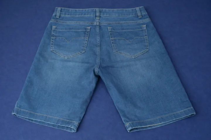 Bermuda Jeans Feminina, Bem Resistente com bolsos - Foto 3