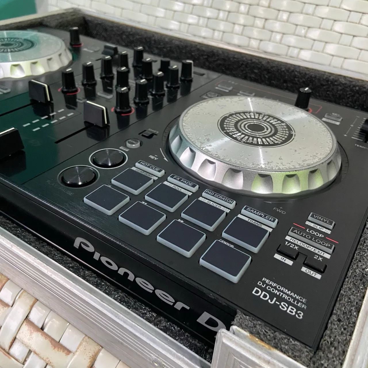 DDJ-SB3 Pioneer DJ + Case Box - Foto 3